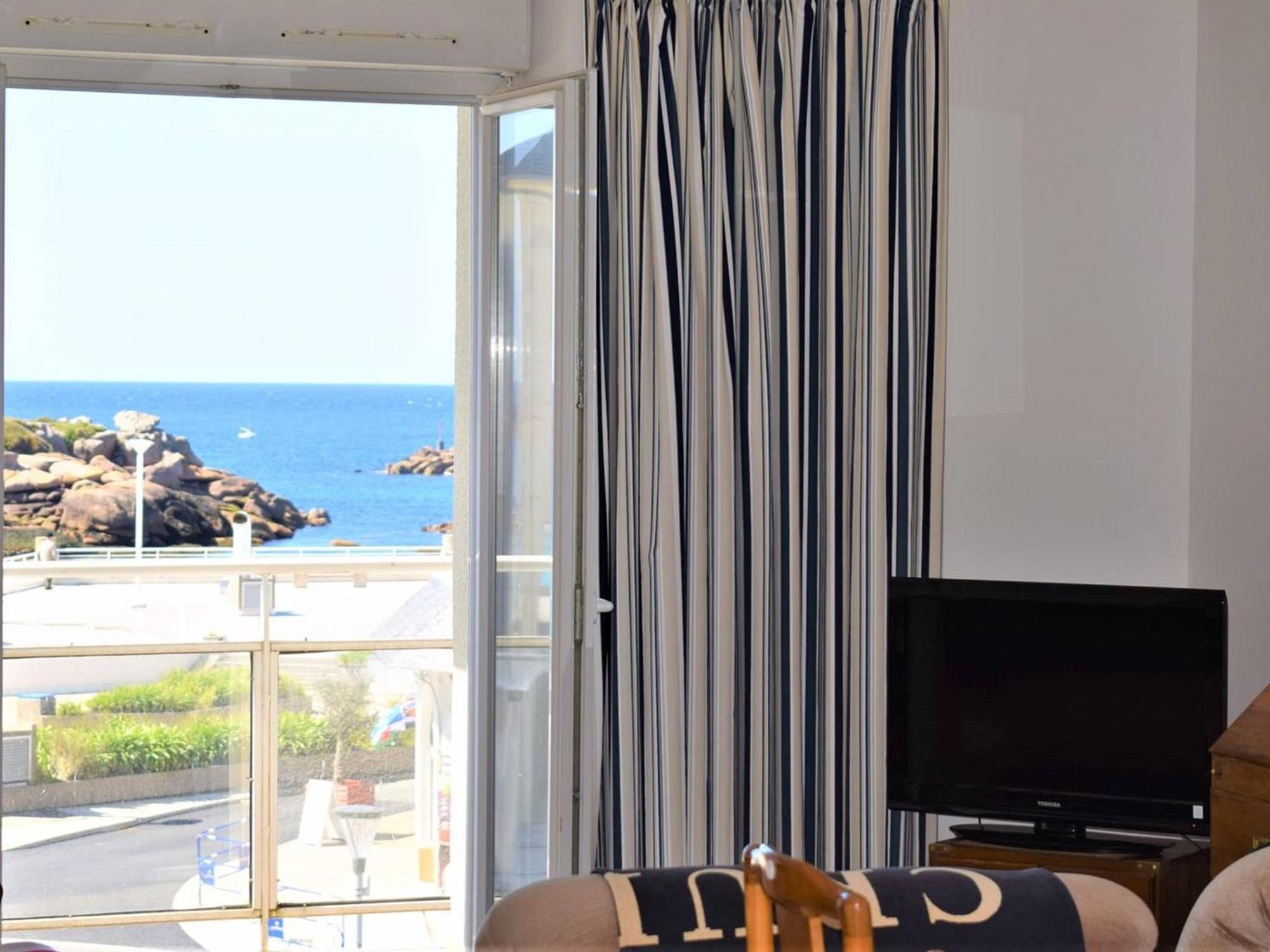 Appartement Spacieux Avec Wifi Et Parking A Tregastel, Proche Plage - Fr-1-368-18 Exterior photo